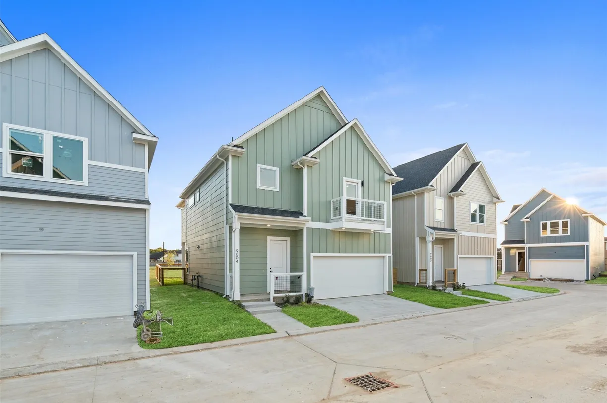 Houston Real Estate | View 9606 Valeca Drive | Listing
