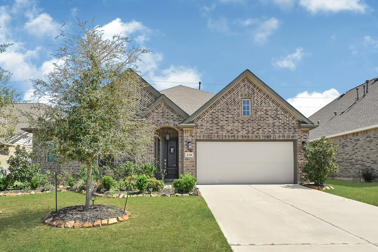 Houston Real Estate | View 2331 Keystone Ridge Lane | 3 Beds, 2 Baths