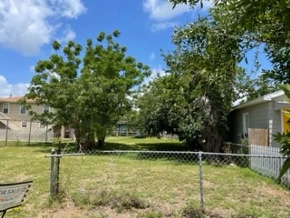 Houston Real Estate | View 5518 Ave P Bernardo De Galvez 21 | Listing