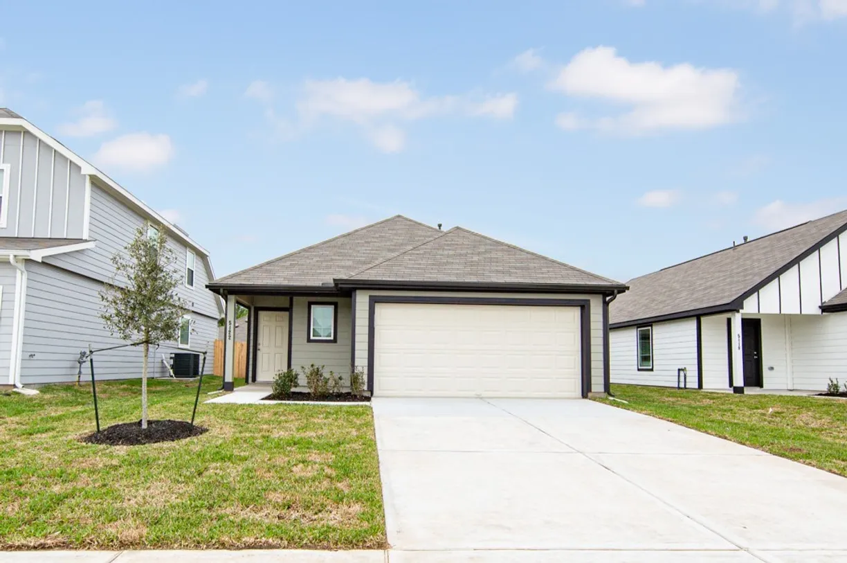 Houston Real Estate | View 5122 Shelby Katherine Drive | 3 Beds, 2 Baths