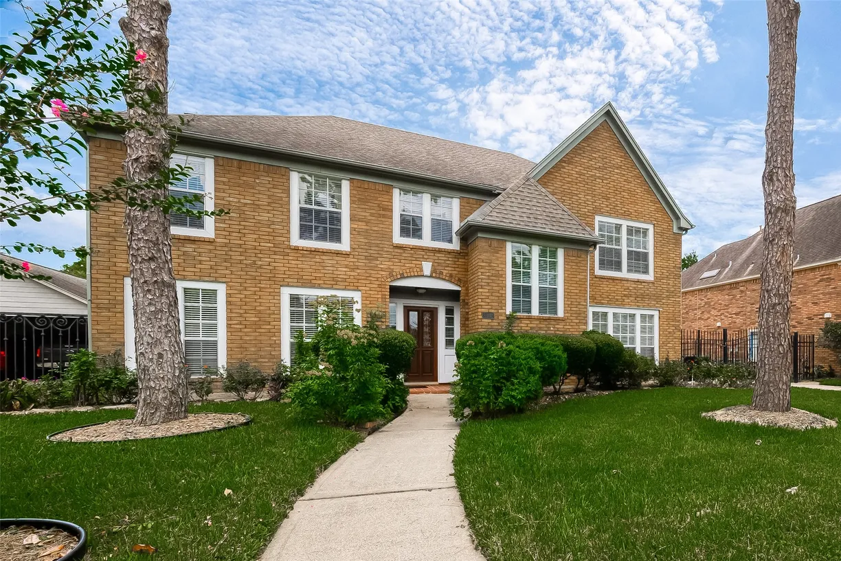 Houston Real Estate | View 2112 Limrick Drive | 5 Beds, 3 Baths