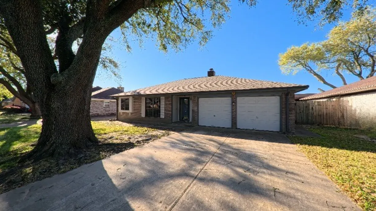 Houston Real Estate | View 4826 Pocahontas Drive | 3 Beds, 2 Baths