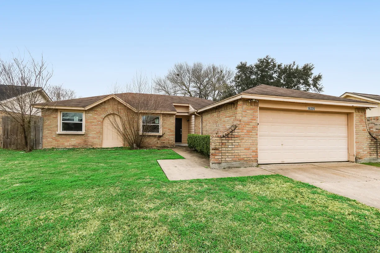 Houston Suburbs Real Estate | View 16335 Quail Park Drive | 3 Beds, 2 Baths