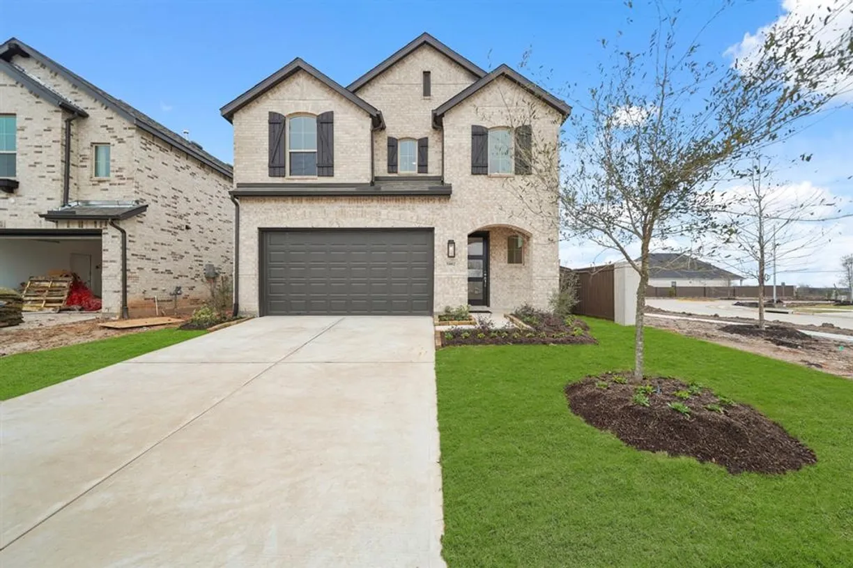 Houston Suburbs Real Estate | View 5002 Cedar Sage Drive | 4 Beds, 3 Baths