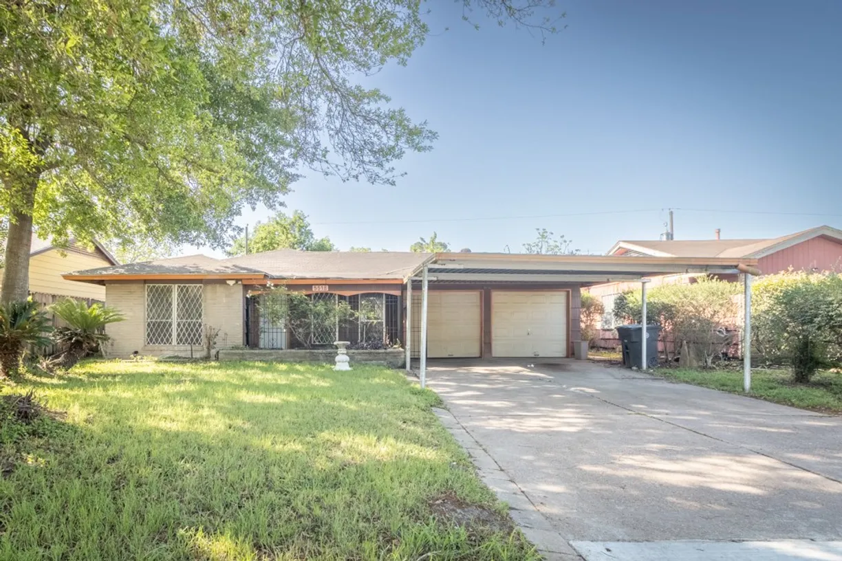 Houston Real Estate | View 5518 Elmlawn Drive | 3 Beds, 1 Bath