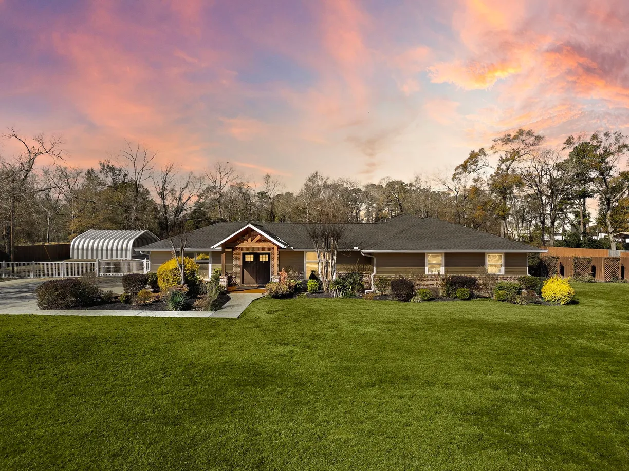 The Woodlands Real Estate | View 1905 Airport Road | 2 Beds, 2 Baths