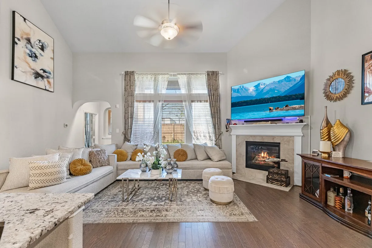 Houston Real Estate | View 7706 Mesquite Hill Lane | Listing