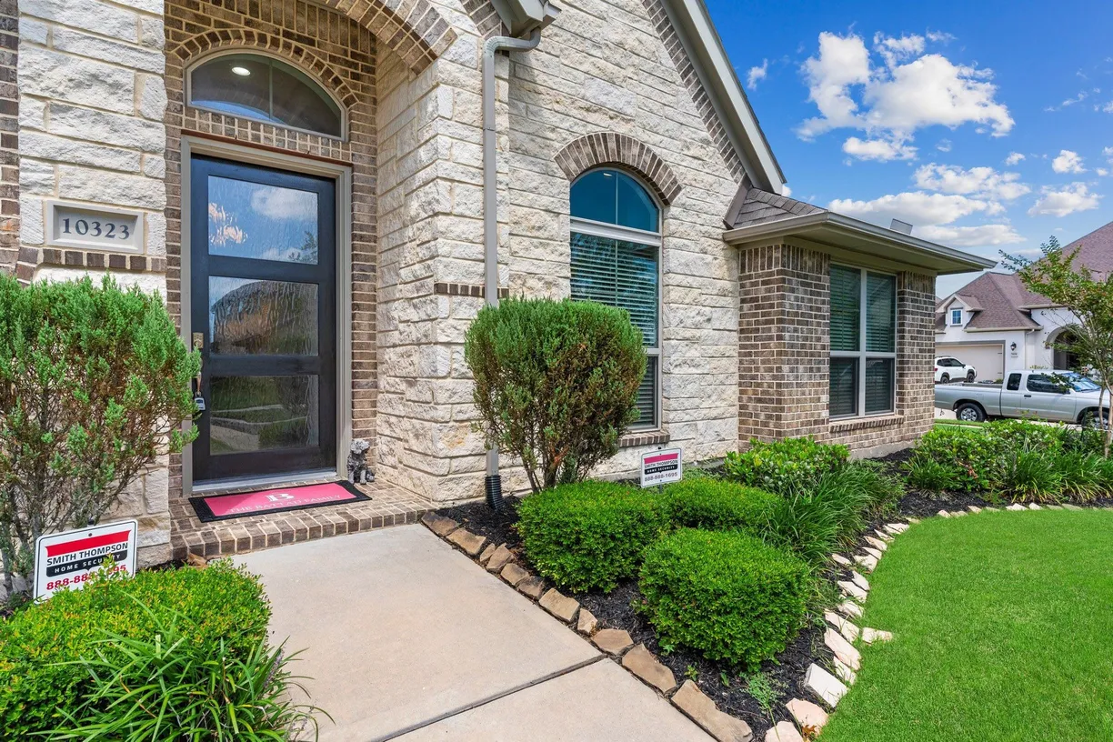 Houston Real Estate | View 10323 Granite Court | Listing