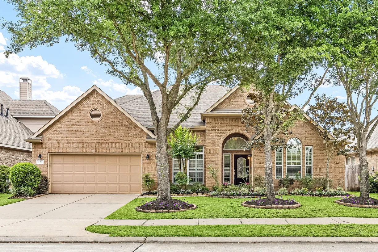 Houston Real Estate | View 4707 Middlewood Manor Lane | Listing