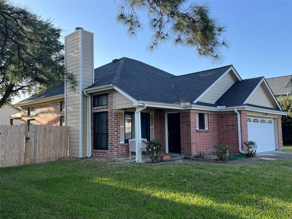 Houston Real Estate | View 4823 Shadowdale drive Drive | Listing