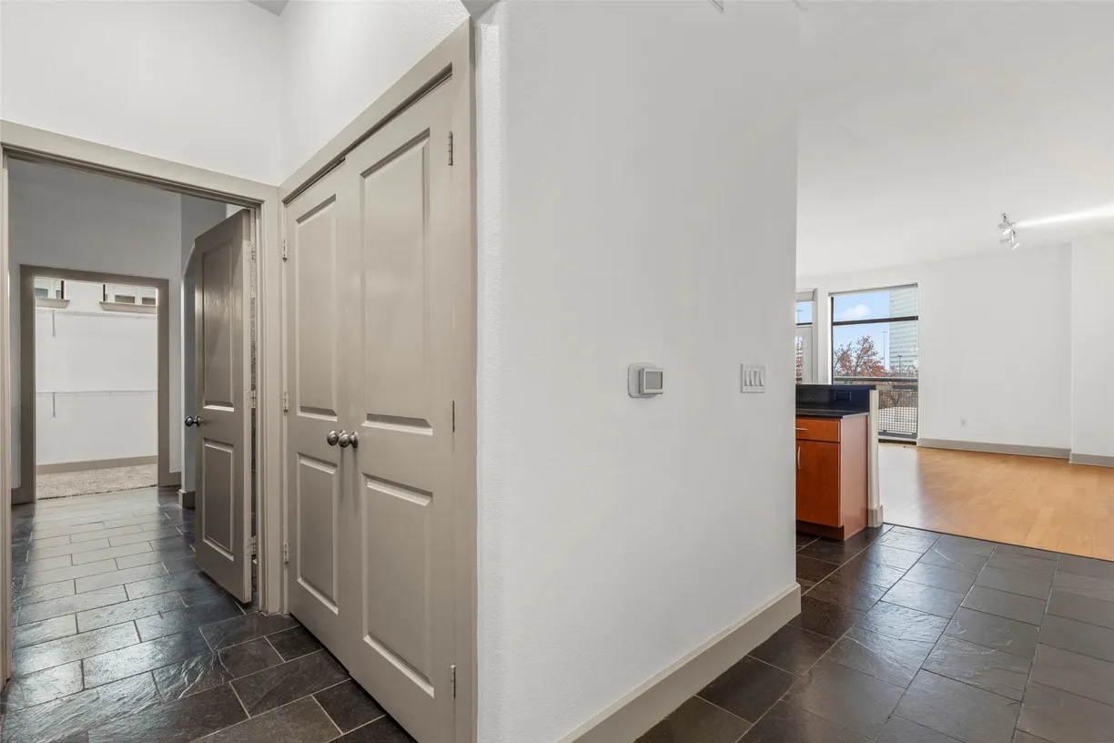 Houston Real Estate | View 1901 Post Oak Boulevard, 4208 | Listing