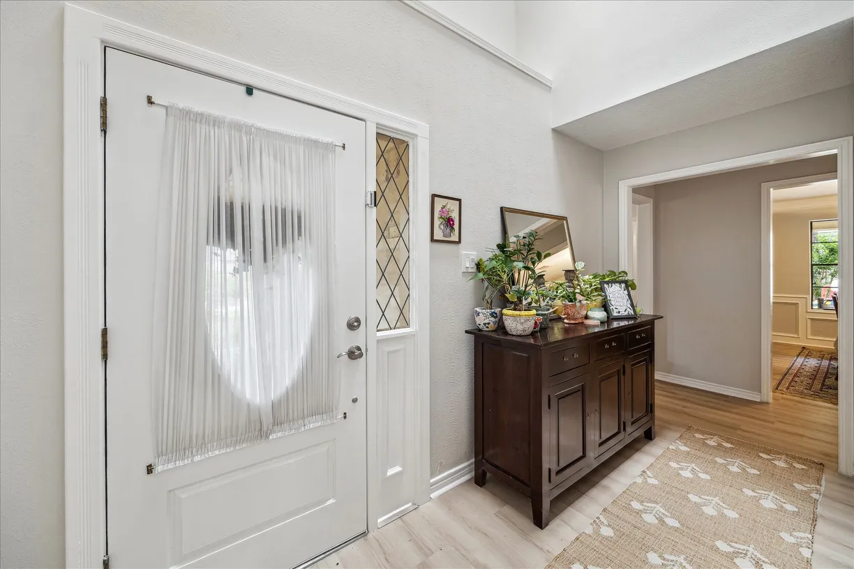 Houston Real Estate | View 12430 Oakcroft Drive | Listing