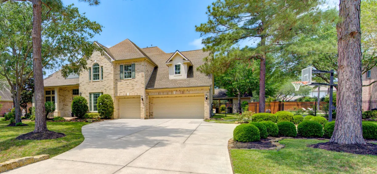 The Woodlands Real Estate | View 6 Laxey Glen Drive | 5 Beds, 3 Baths
