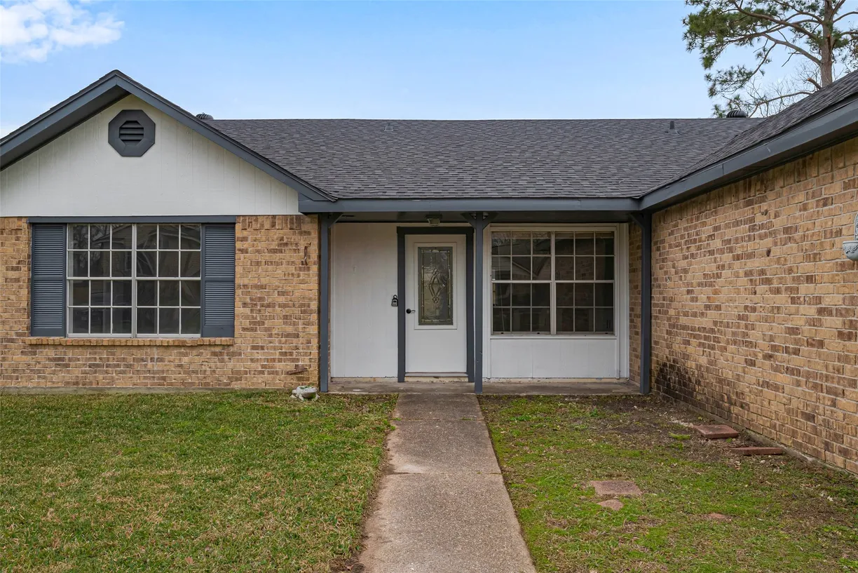 Houston Real Estate | View 7322 Logging Trail Drive | 4 Beds, 2 Baths