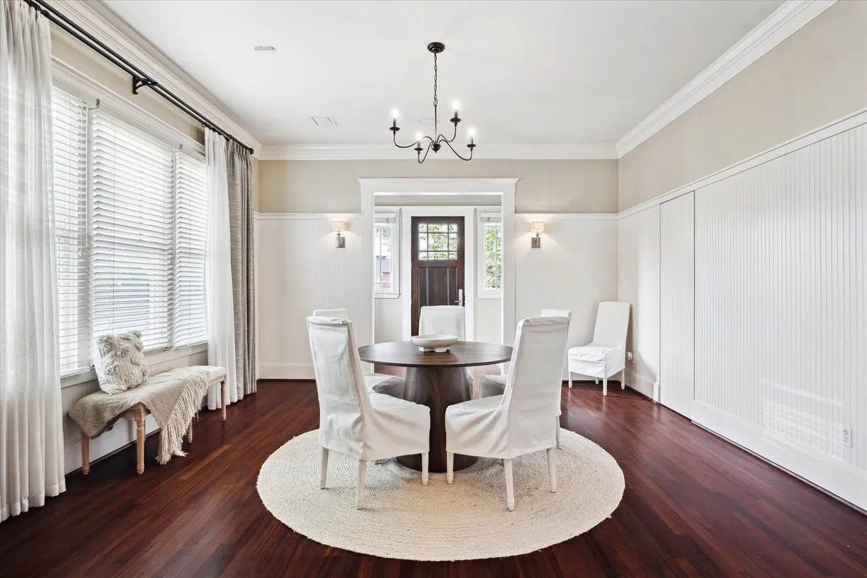 Houston Real Estate | View 622 E 19th | Listing