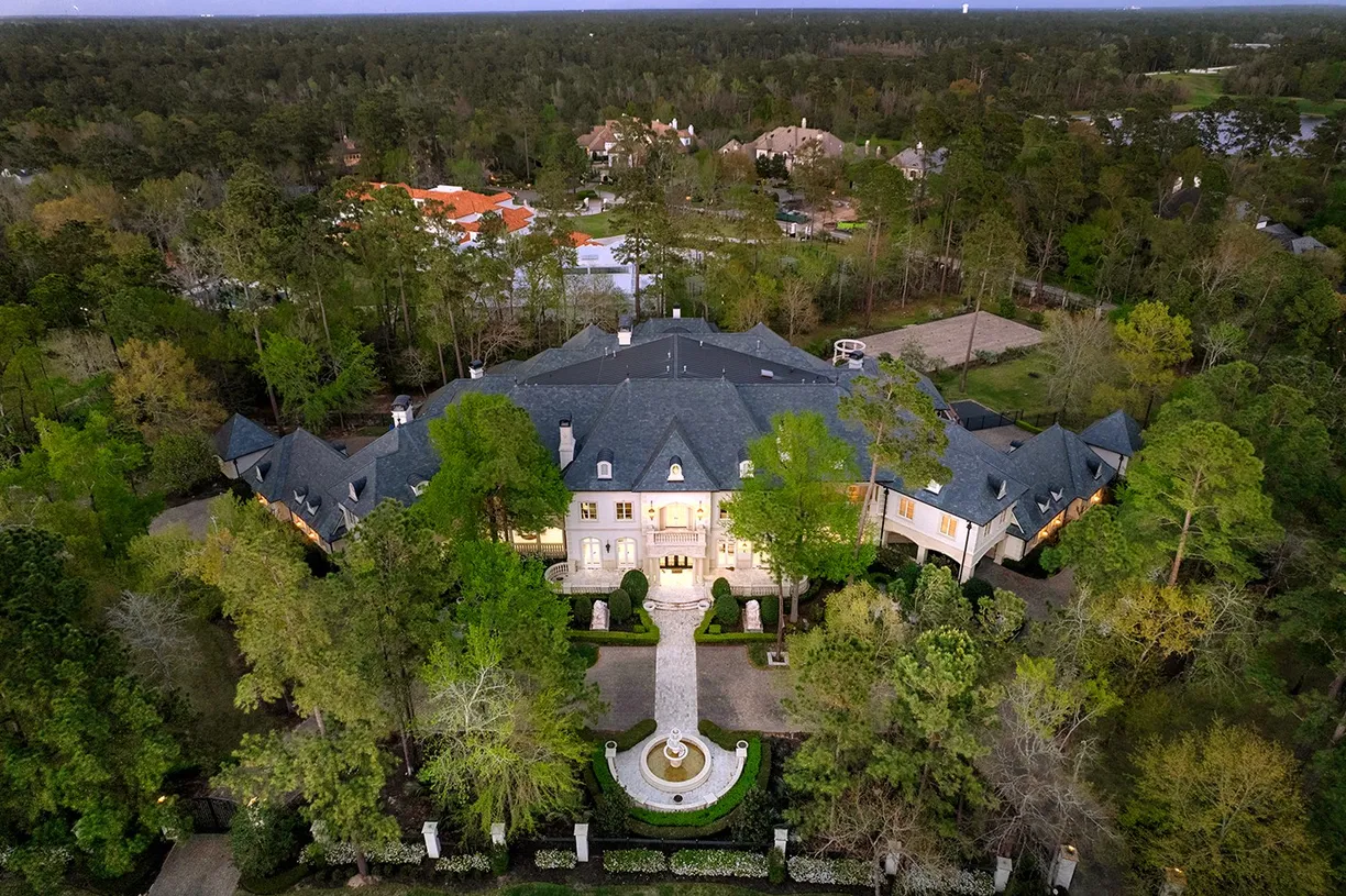 The Woodlands Real Estate | View 88 W Grand Regency Circle | 10 Beds, 13 Baths