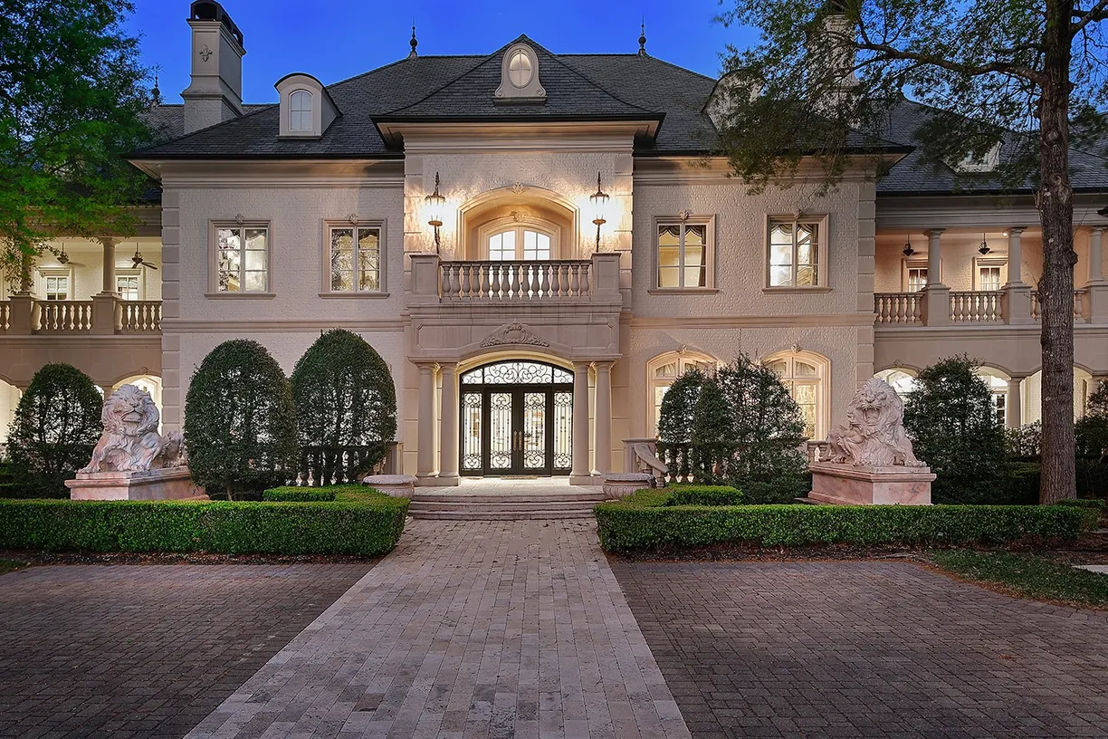 The Woodlands Real Estate | View 88 W Grand Regency Circle | Listing