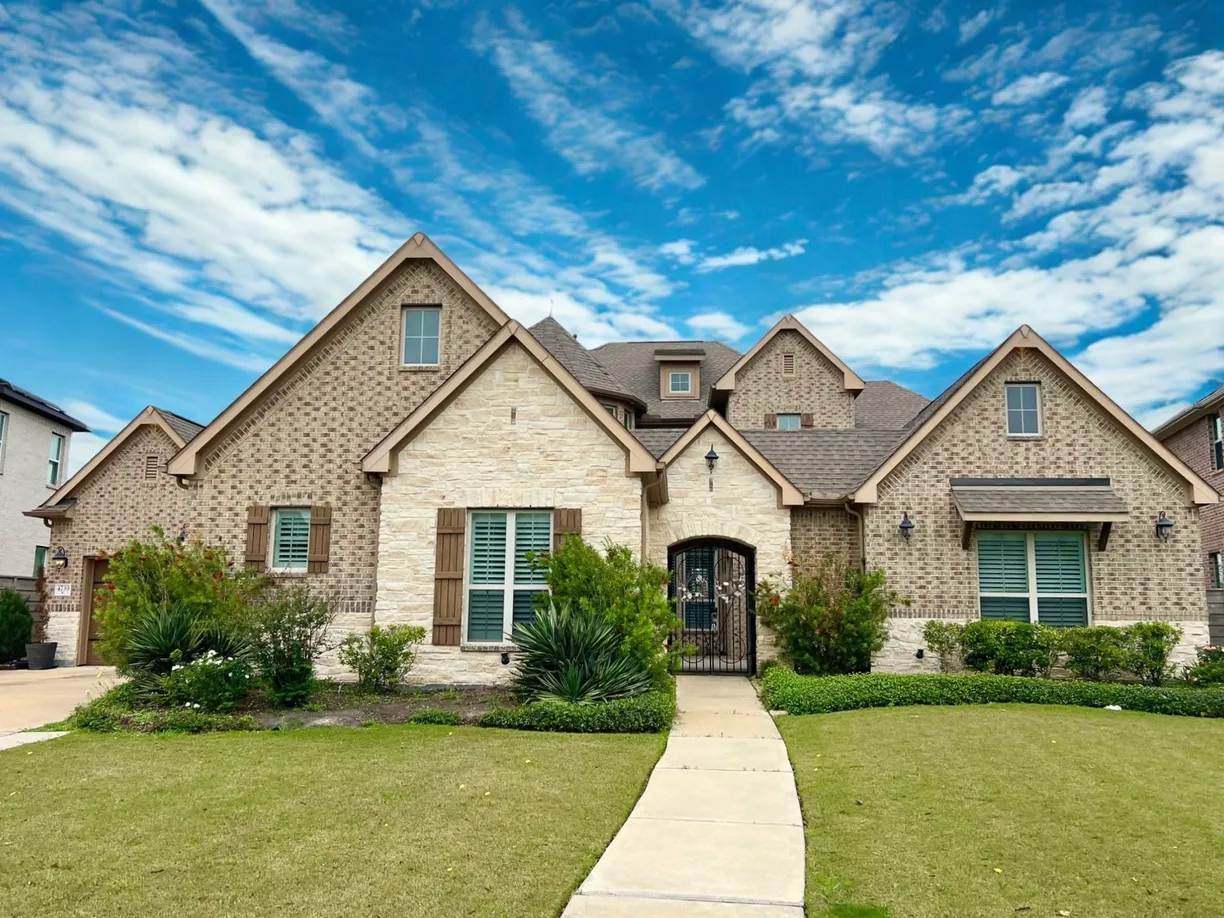 Houston Real Estate | View 4739 Mesquite Terrace Drive | 4 Beds, 4 Baths