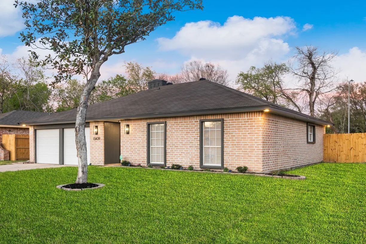 Houston Suburbs Real Estate | View 15439 Indian Woods Drive | Listing