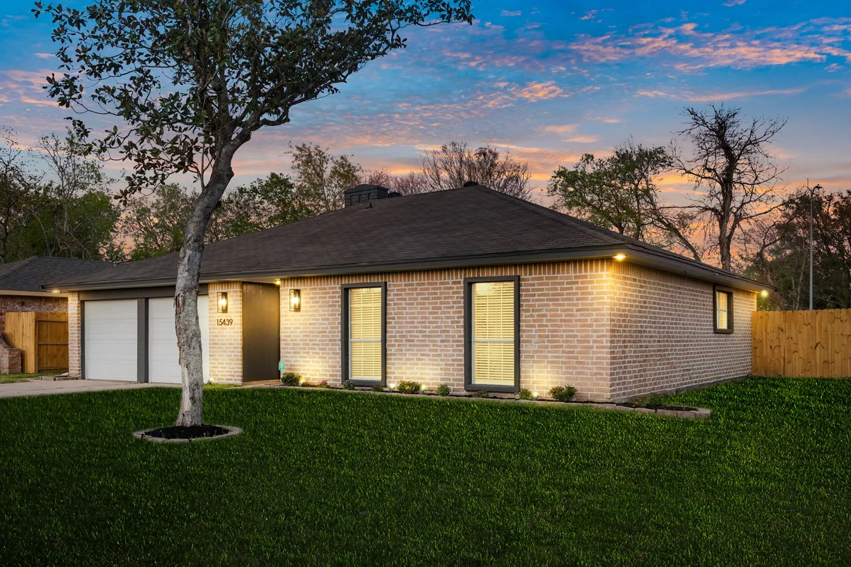 Houston Suburbs Real Estate | View 15439 Indian Woods Drive | Listing
