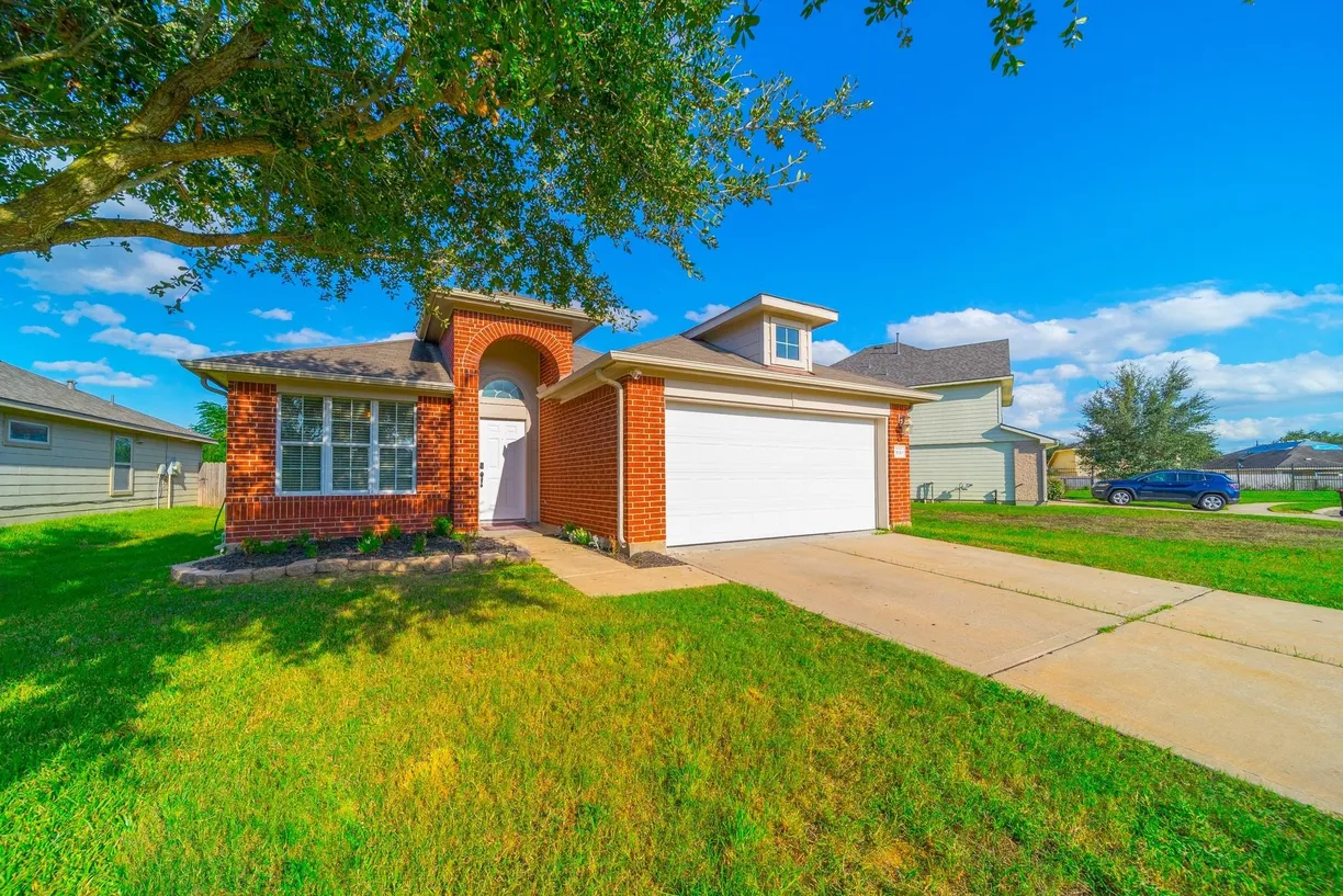 Houston Real Estate | View 5910 Sugar Field Lane | 4 Beds, 2 Baths