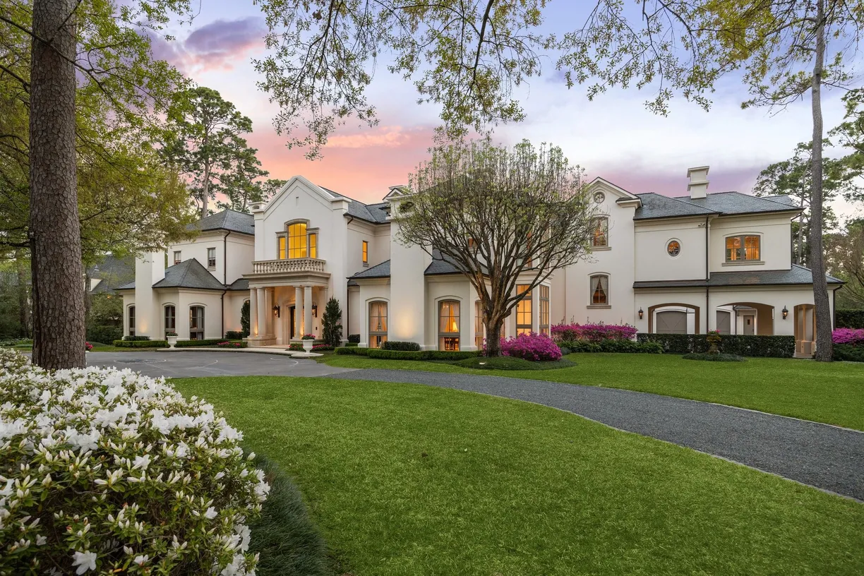 Houston Real Estate | View 325 W Friar Tuck Lane | 5 Beds, 7 Baths