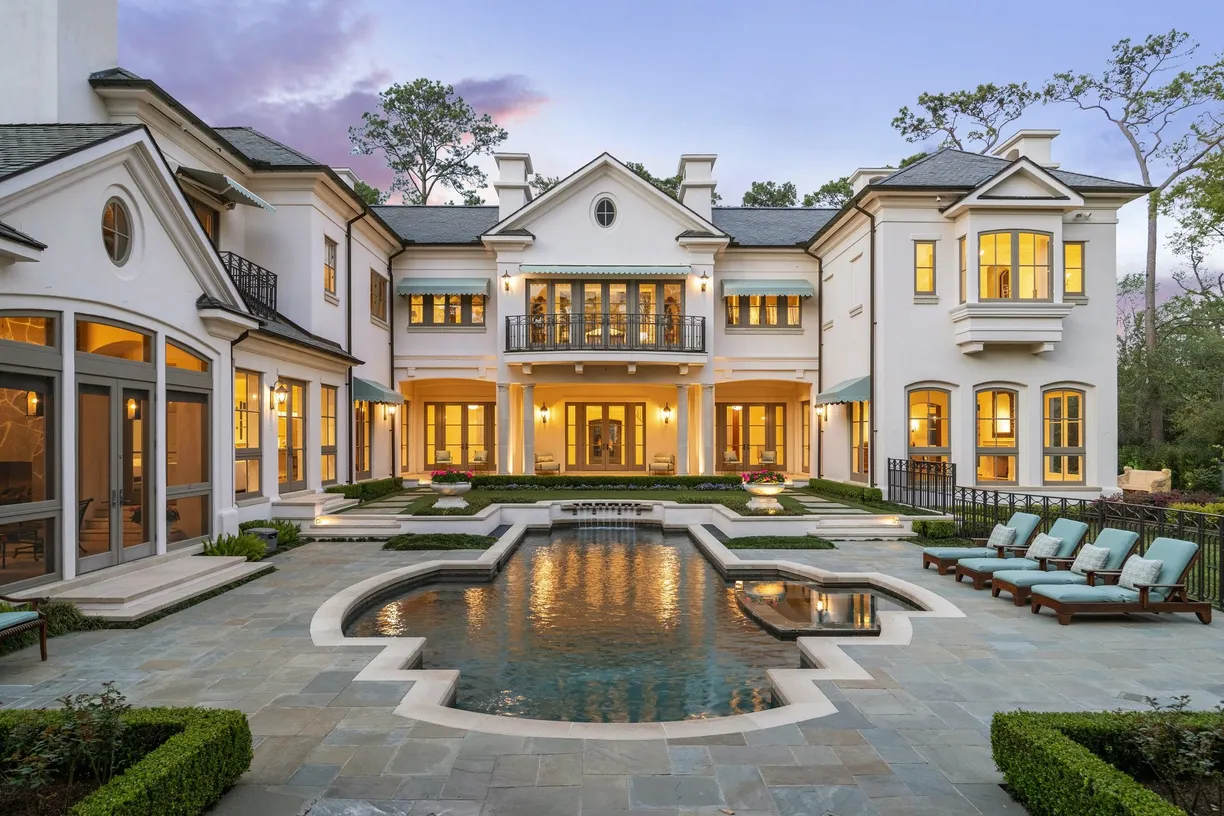 Houston Real Estate | View 325 W Friar Tuck Lane | Listing