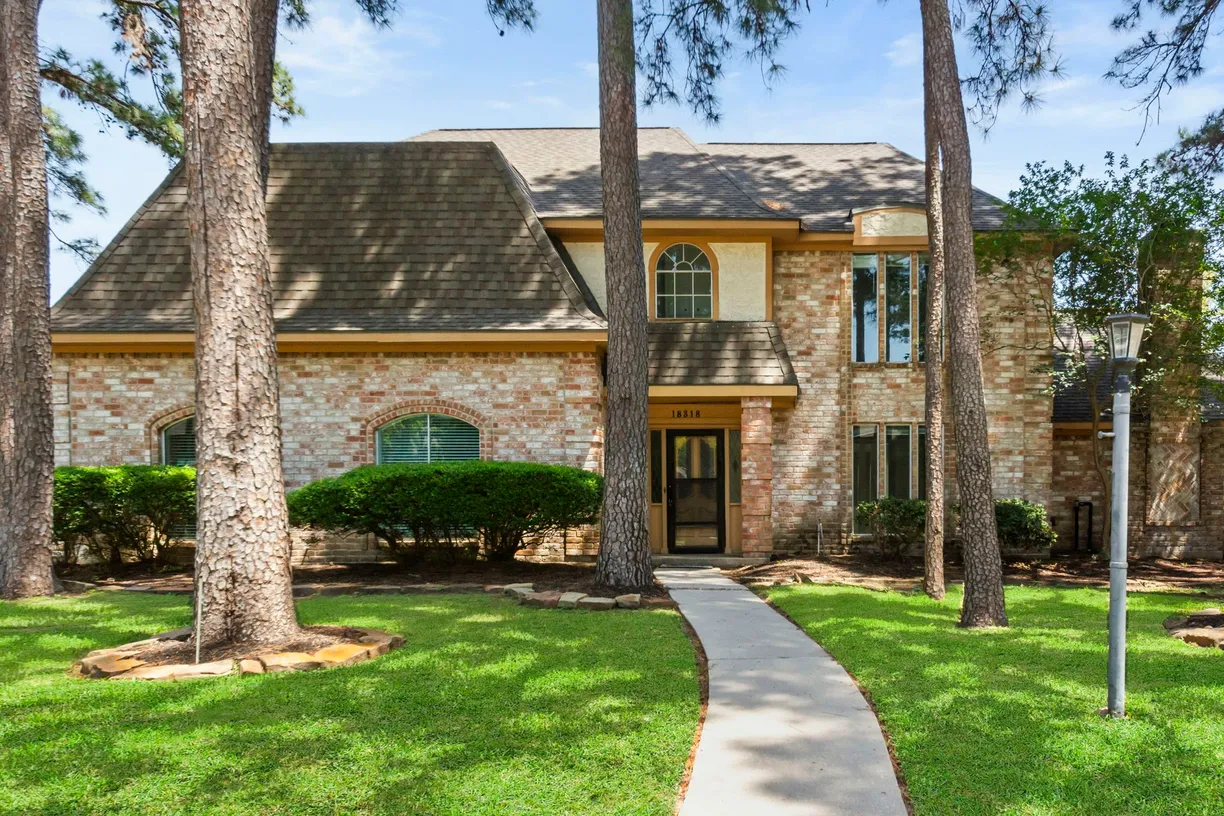 The Woodlands Real Estate | View 18318 Mahogany Forest Drive | 5 Beds, 3 Baths