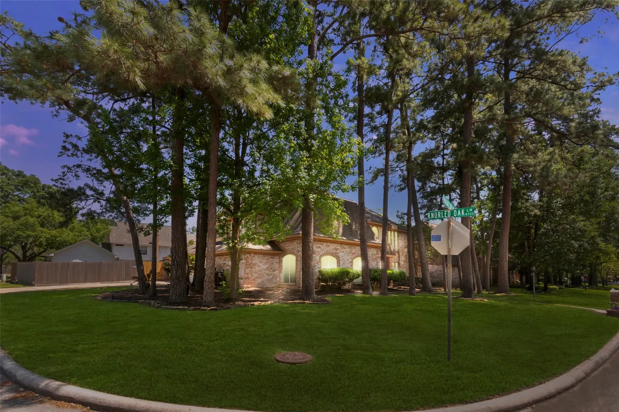 The Woodlands Real Estate | View 18318 Mahogany Forest Drive | Listing