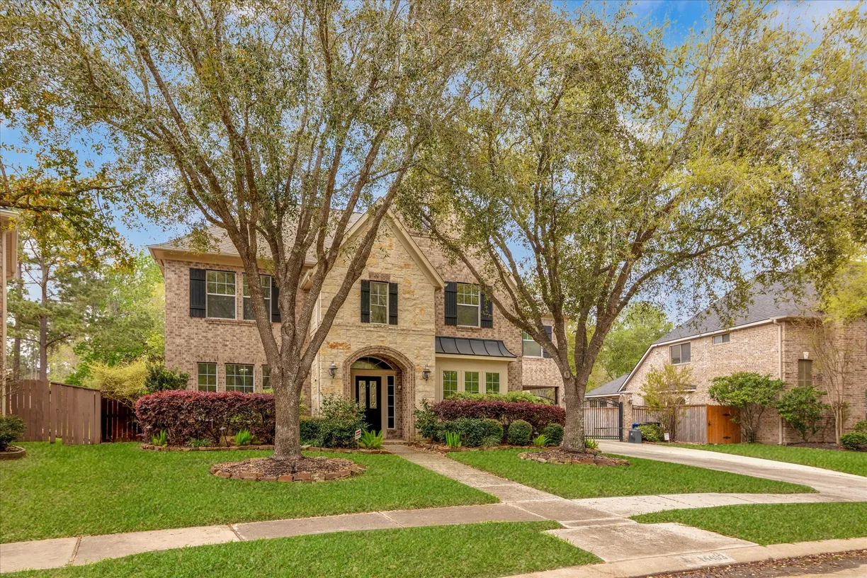 Houston Real Estate | View 14403 Horizon Falls Lane | 5 Beds, 4 Baths