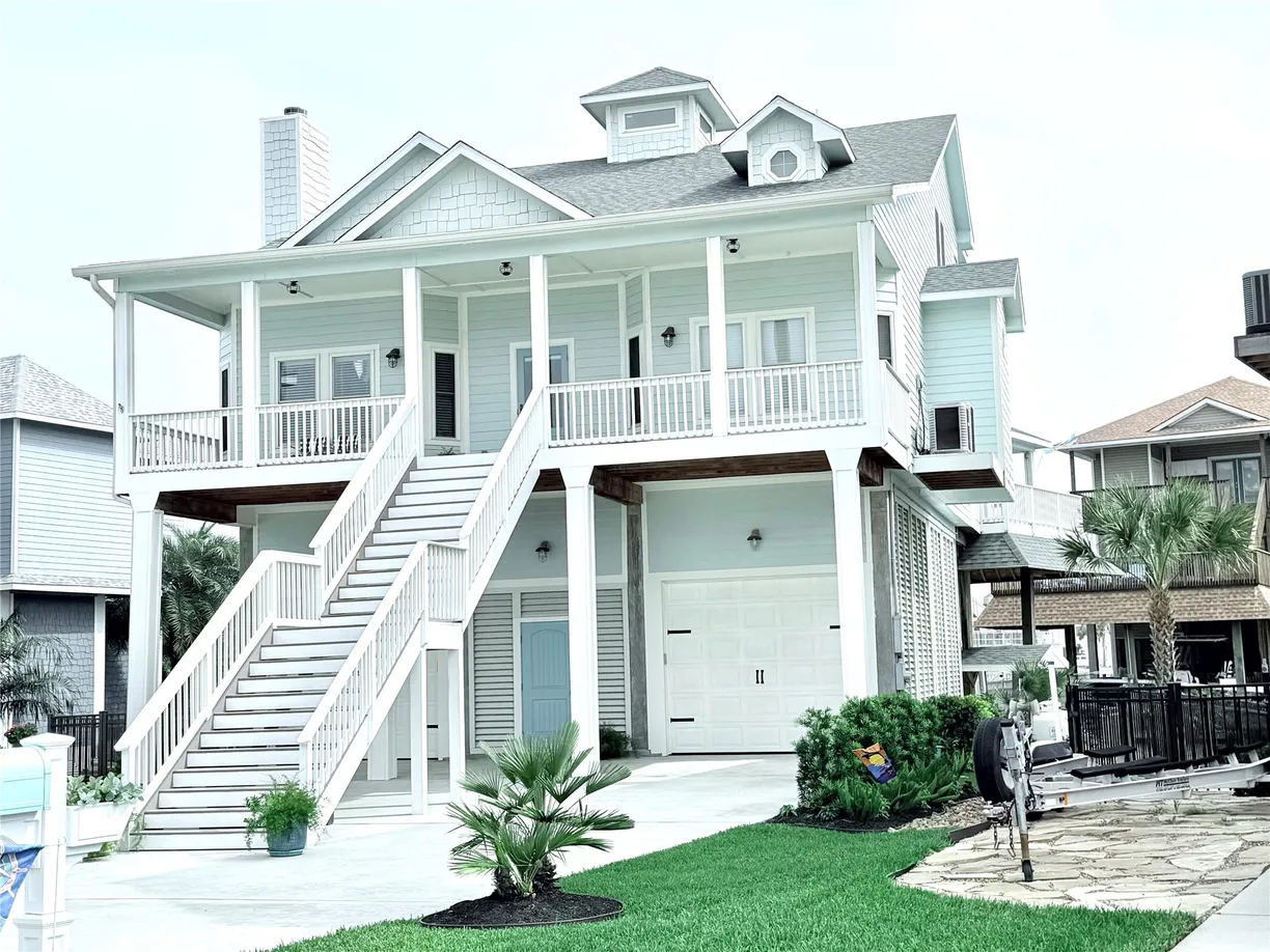 Houston Real Estate | View 405 Amanda Circle | Listing
