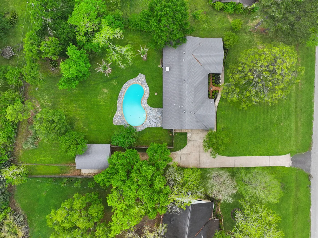 Houston Real Estate | View 2006 Deepbrook Drive | 4 Beds, 3 Baths