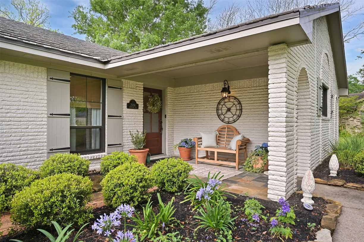 Houston Real Estate | View 2006 Deepbrook Drive | Listing