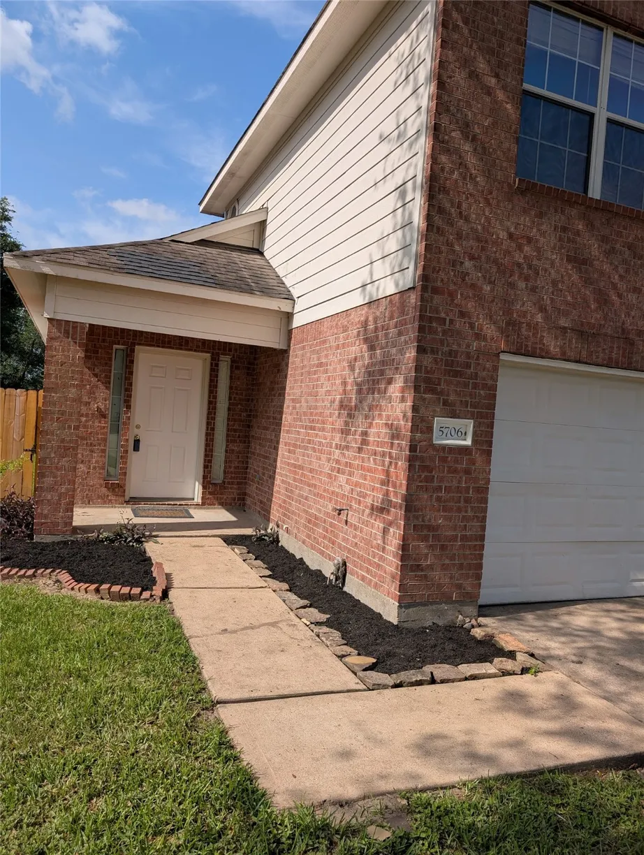 Houston Real Estate | View 5706 Picacho Lane | 3 Beds, 2 Baths