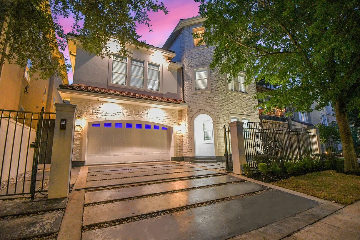 Houston Real Estate | View 5513 Val Verde Street | 4 Beds, 4 Baths