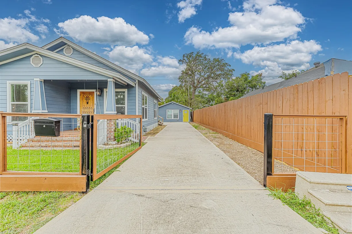 Houston Real Estate | View 803 Vincent Street | Listing