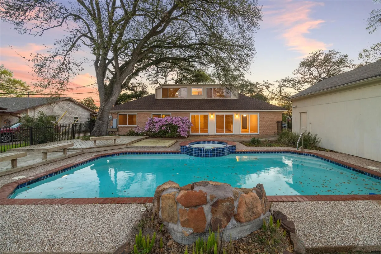 Houston Real Estate | View 6623 Burning Tree Drive | 4 Beds, 2 Baths