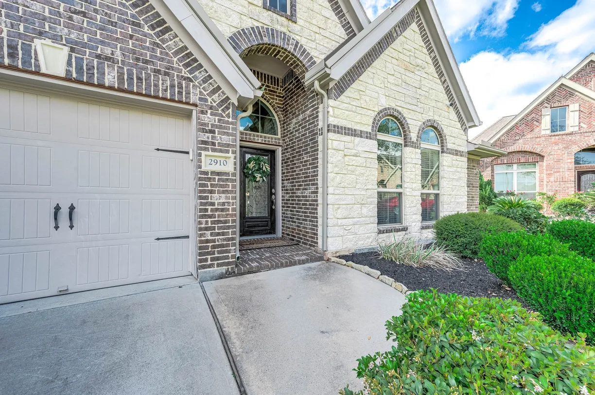 Houston Suburbs Real Estate | View 2910 Angel Mist Lane | Listing