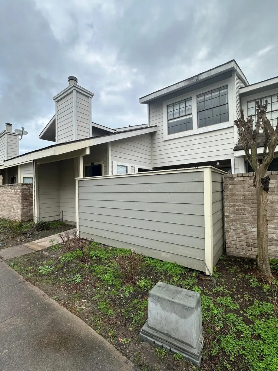 Houston Real Estate | View 11889 Bob White Drive, 10-830 | 2 Beds, 2 Baths