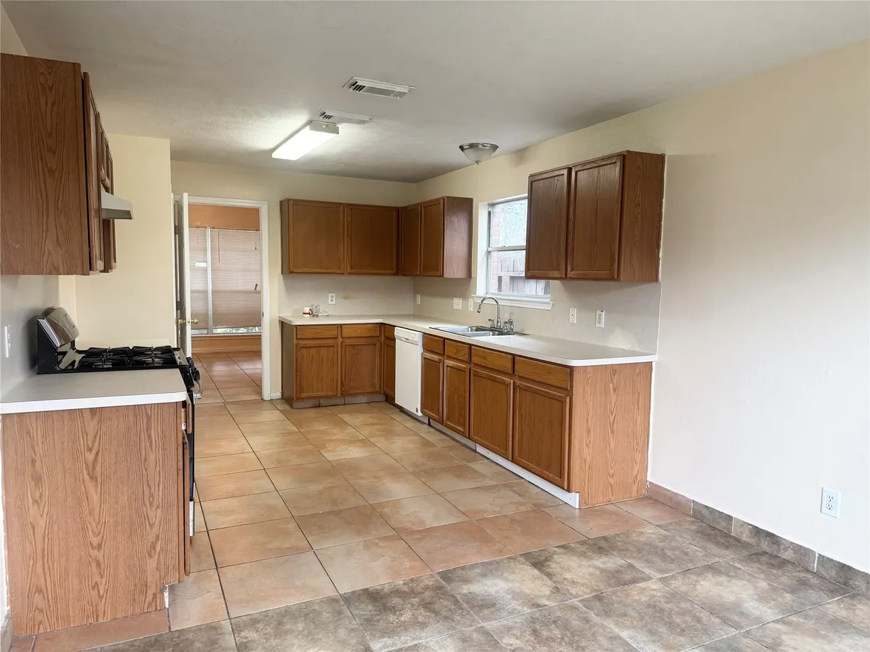 Houston Real Estate | View 514 Regional Park Drive | Listing