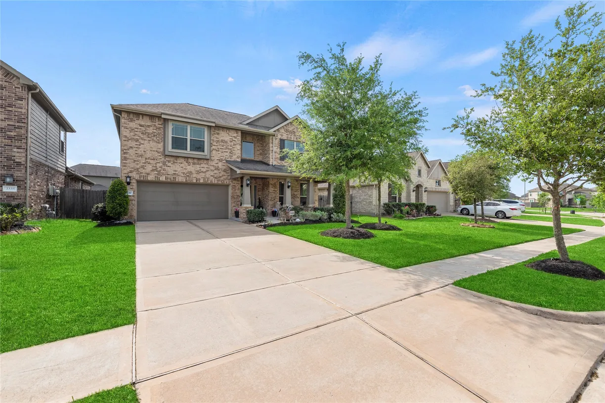 Houston Real Estate | View 2339 Shoal Valley Lane | Listing