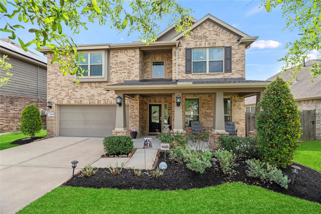 Houston Real Estate | View 2339 Shoal Valley Lane | 4 Beds, 3 Baths