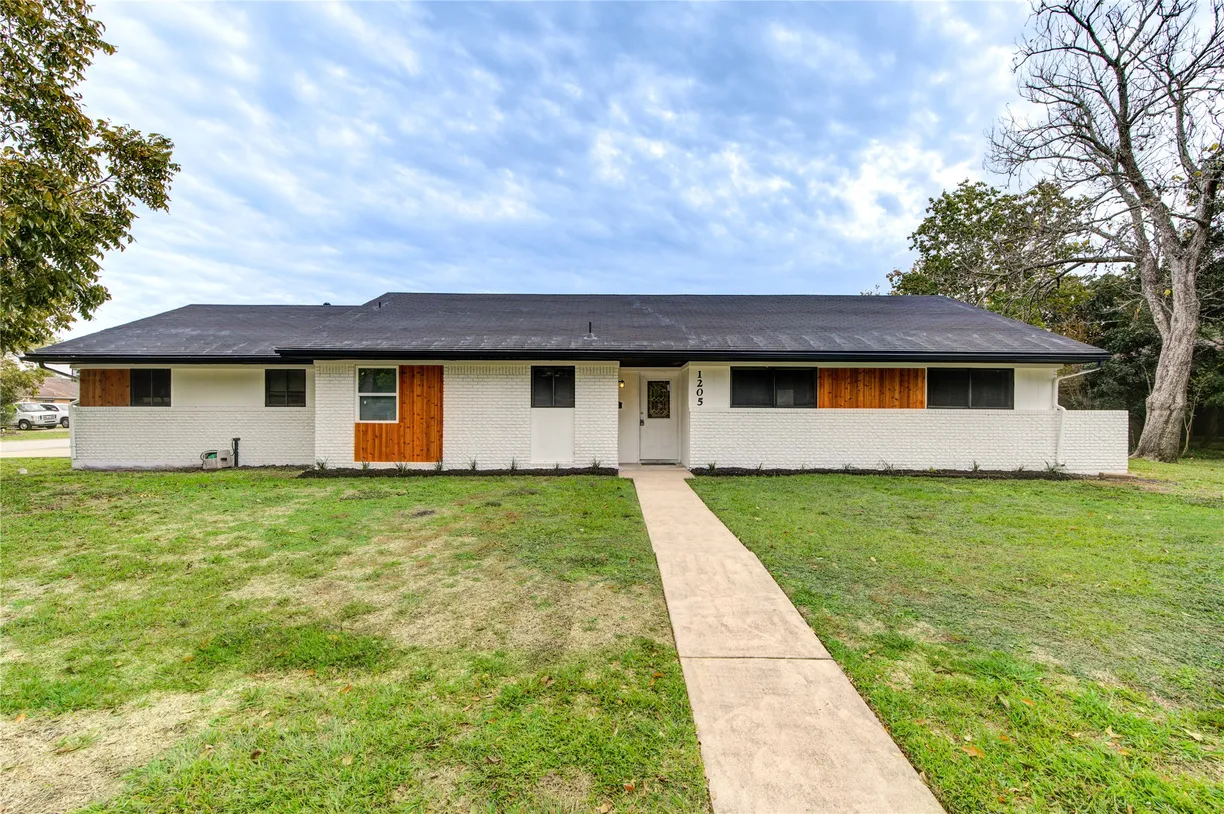 Houston Real Estate | View 1205 Inwood Drive | Listing