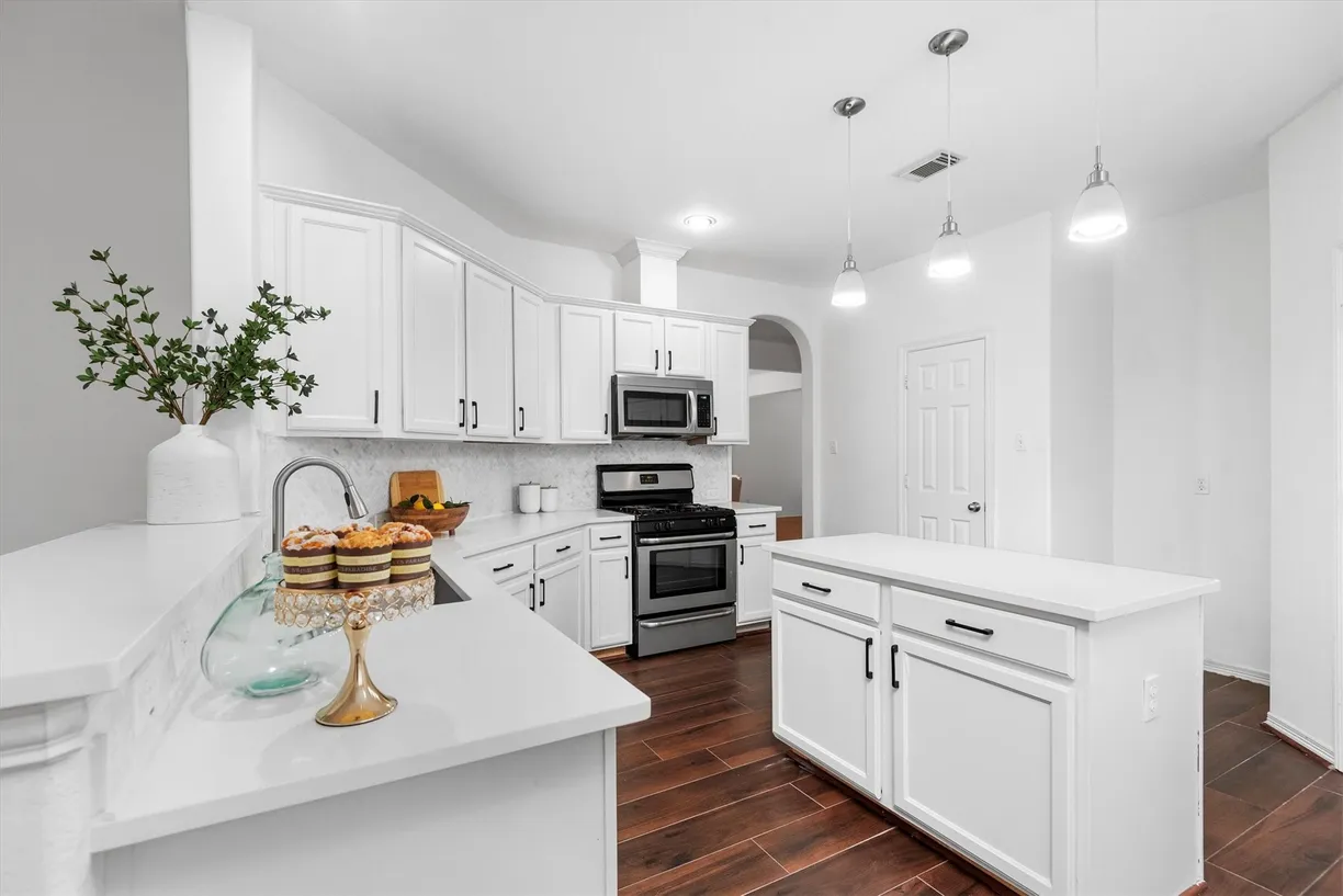 Houston Real Estate | View 2023 Creek Run Drive | 4 Beds, 2 Baths