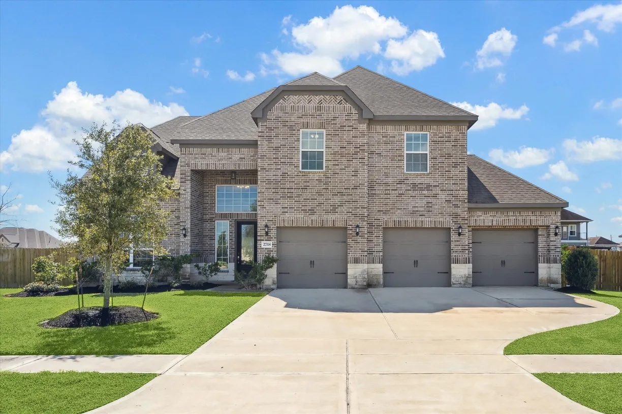 Houston Real Estate | View 2718 Emerald Pines Lane | 4 Beds, 3 Baths
