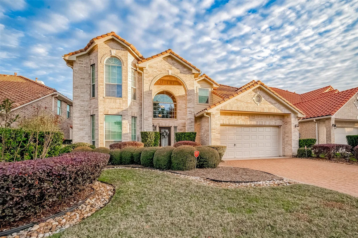 Houston Real Estate | View 11711 Lismore Lake Drive | Listing