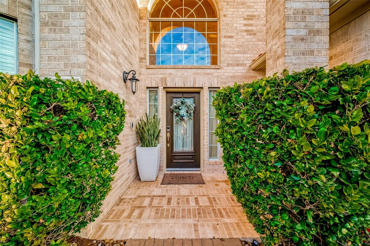 Houston Real Estate | View 11711 Lismore Lake Drive | Listing