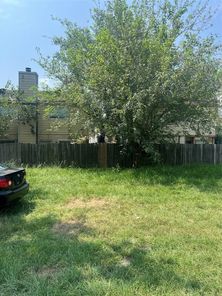 Houston Real Estate | View 7050 Inwood Park Drive | Listing