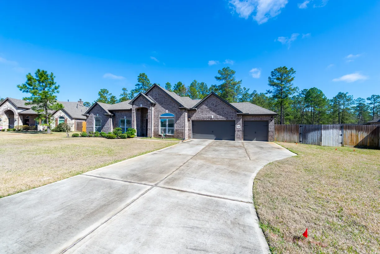Houston Real Estate | View 16077 Deer Pines Drive | Listing