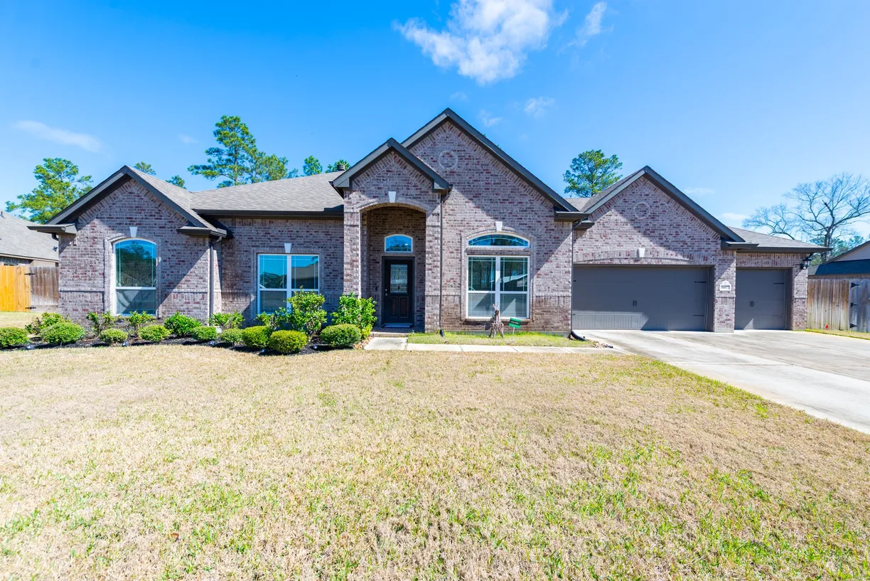 Houston Real Estate | View 16077 Deer Pines Drive | 4 Beds, 2 Baths